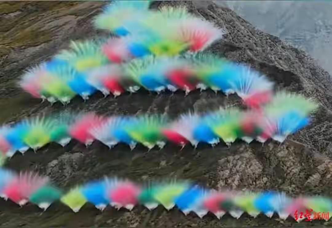 近日，始祖鸟在喜马拉雅神山放烟花事件引发轩然大波！喜马拉雅山脉的库拉岗日雪山，被