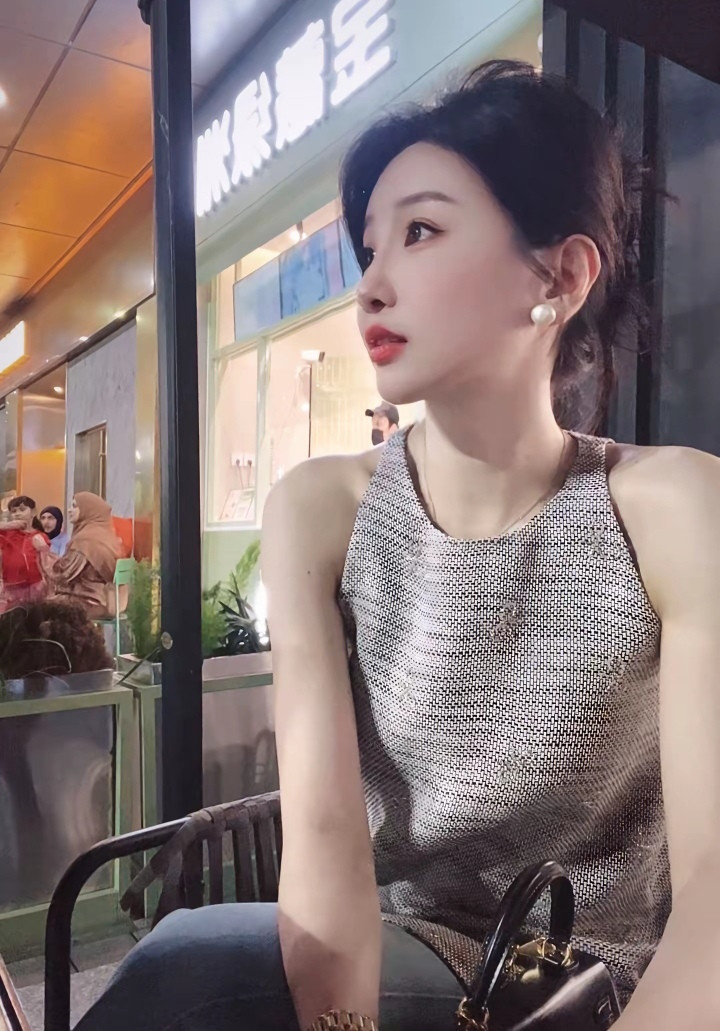 好有气质哟，特别是耳坠