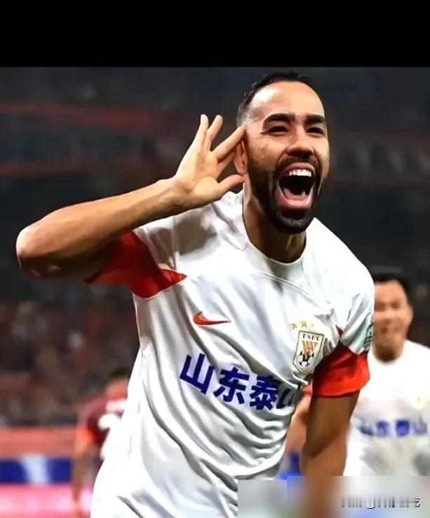 奉劝泰山球迷一句，都别高兴太早！那个曾被主场球迷戳着脊梁骨骂“滚蛋”的德尔加