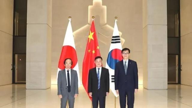 美国眼中的中国，已经无限接近于超级强国；欧盟眼中的中国，已经是超级强国；日本眼中