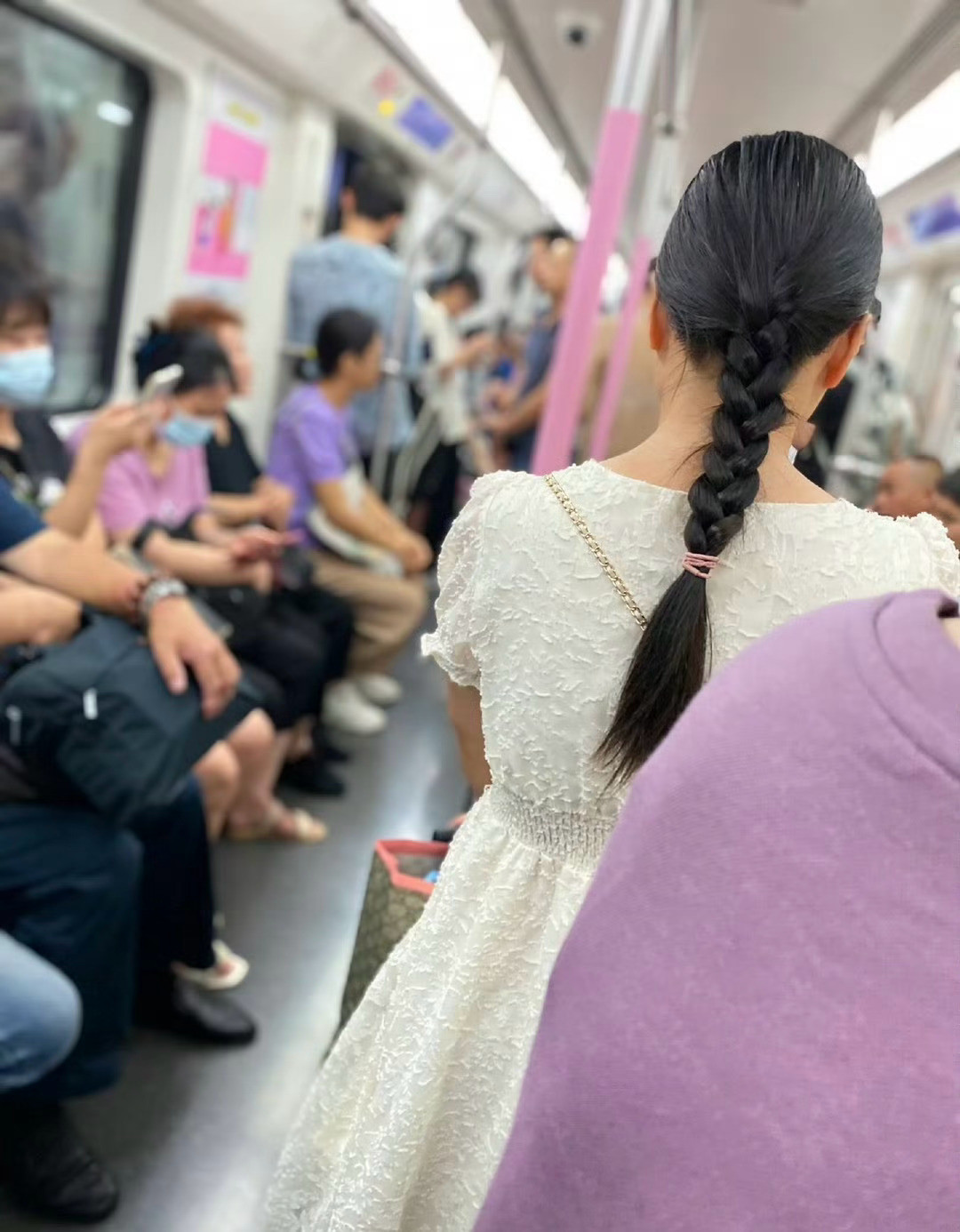 为什么现在化妆的人越来越少了！！！