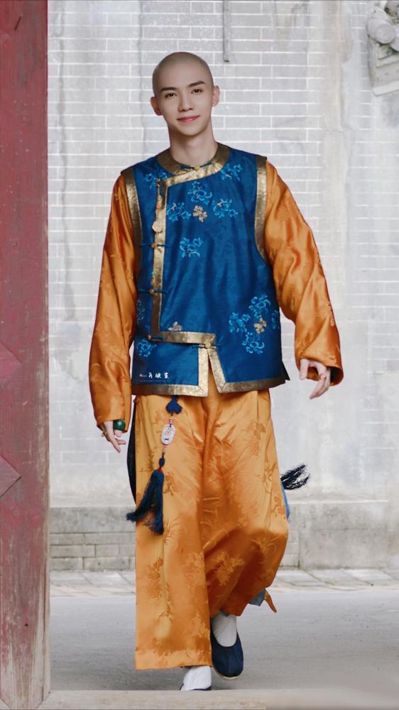 《大生意人》的导演，​必须给你加鸡腿，​不是因为选了陈晓来当​这眼光