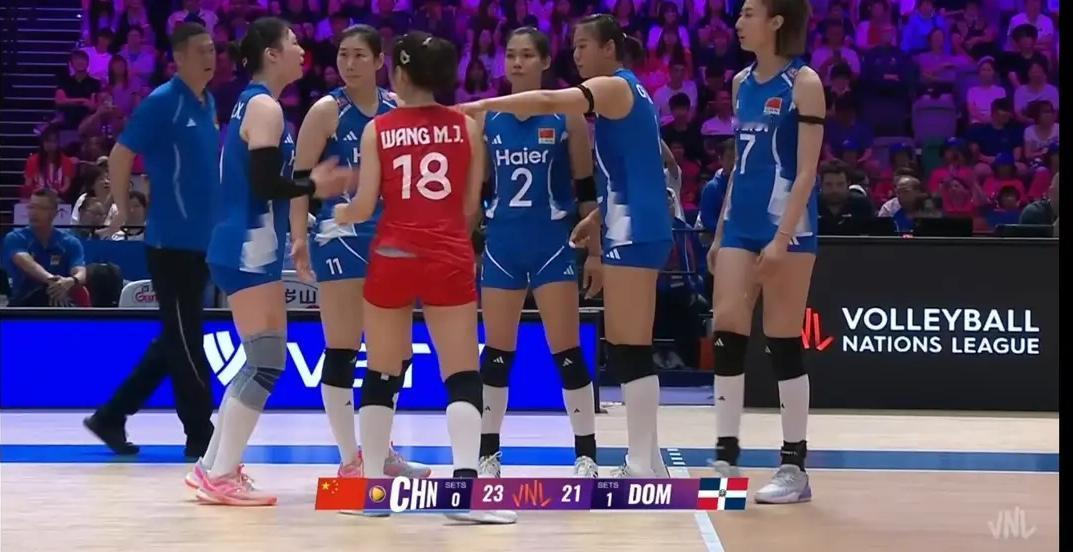VNL不要埋怨赵勇和队员!2026年中国女排最重要、最核心的任务是全力夺取8月