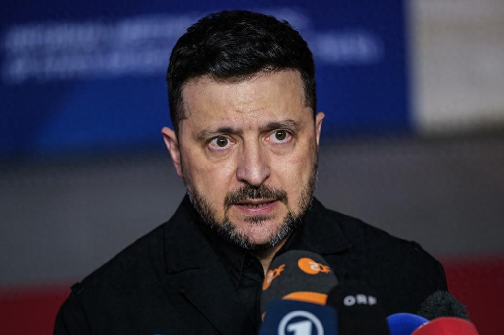 欧盟援助计划突遭反转！当地时间4月26日，欧盟刚向乌克兰提供900亿欧元援助，泽