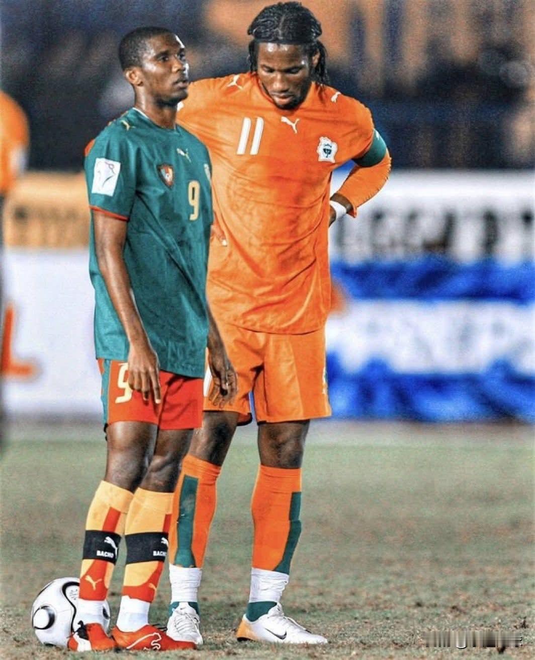 ✅2003年最佳非洲球员：埃托奥。✅2004年最佳非洲球员：埃托奥。