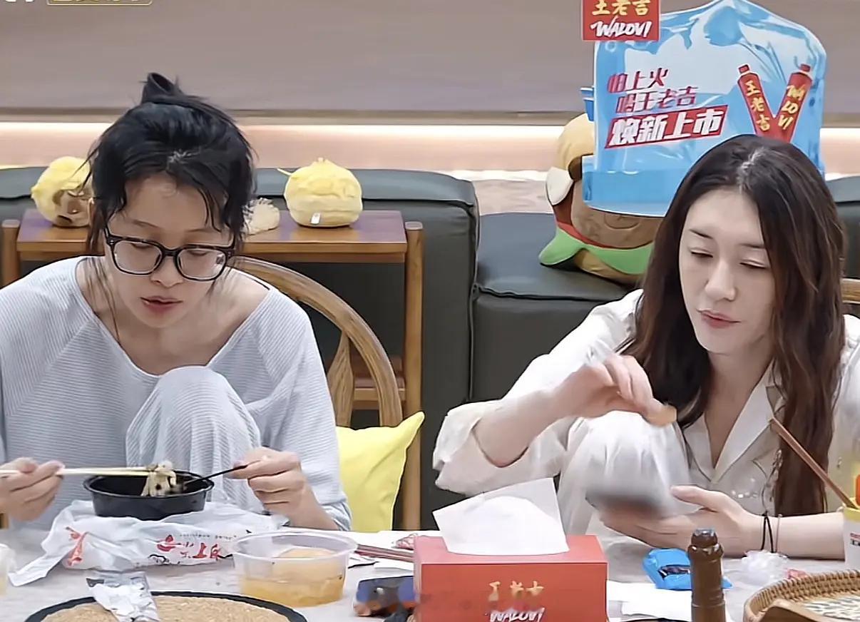 以后素颜不是像孙怡这么素的，请别出来吹素颜牛好吗？​​​