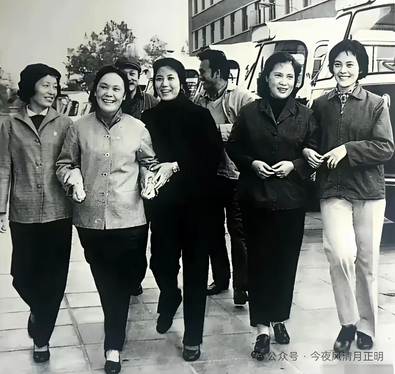 王铎：白杨的秦怡多么兴高采烈啊！