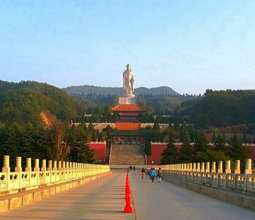 投资12亿的中原大佛：从香火鼎盛到门庭冷落，巨型地标为何不灵了？在河南平顶山