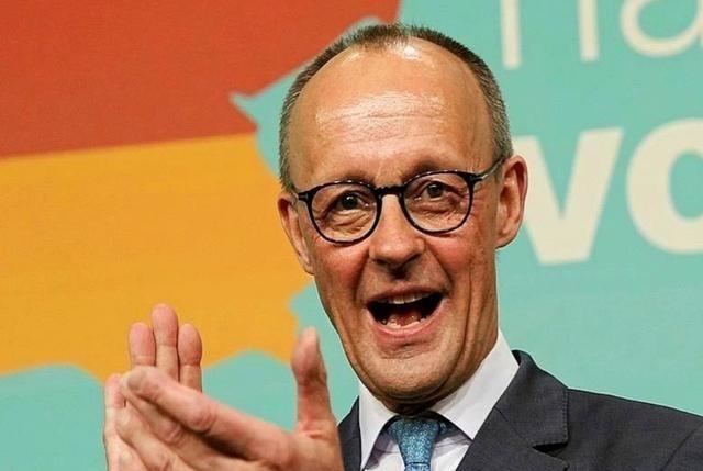 德国外长曾经当着全世界的面，一句话把桌子掀了：我们宁可被美国一脚踹开，也绝不会回