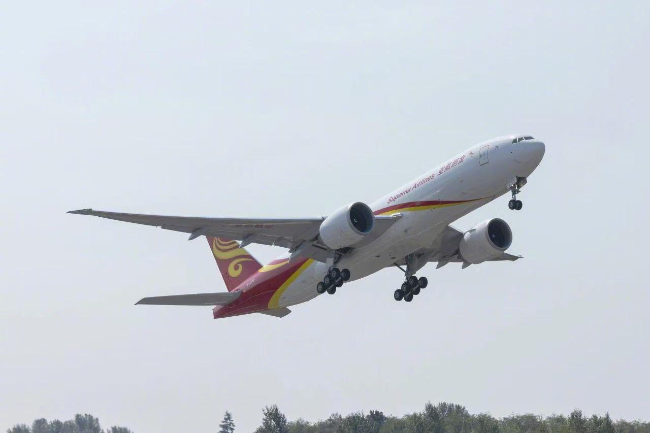 #旅客空中发病航班紧急备降#【金鹏航空飞深圳航班紧急备降郑州！客服称系旅客原因，