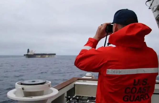 明抢5000万桶石油后，特朗普转头才发现：中国连一桶都不肯买了。 2026年