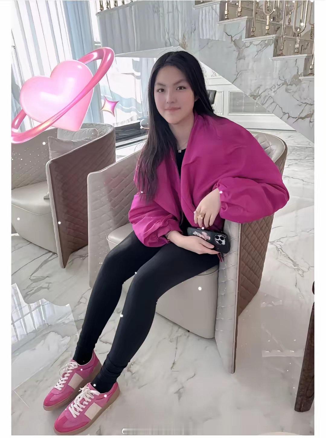 王诗龄，鞋子好漂亮。