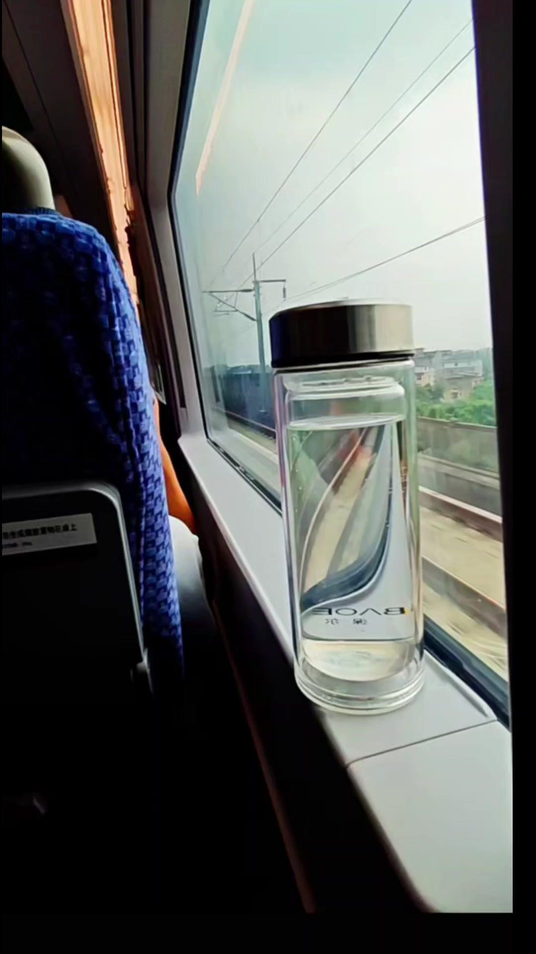 中国高铁300km/h超稳！🚄