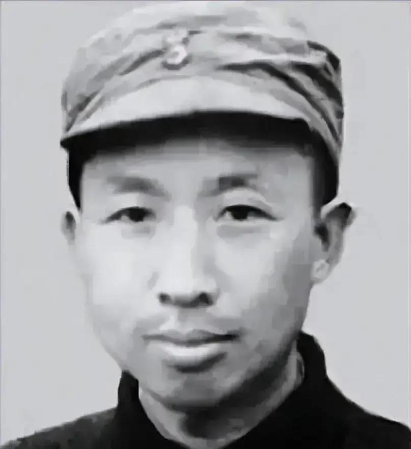 1981年，分离46年的西路军女团长再见丈夫，开口第一句却是：当年在兰州，是不是
