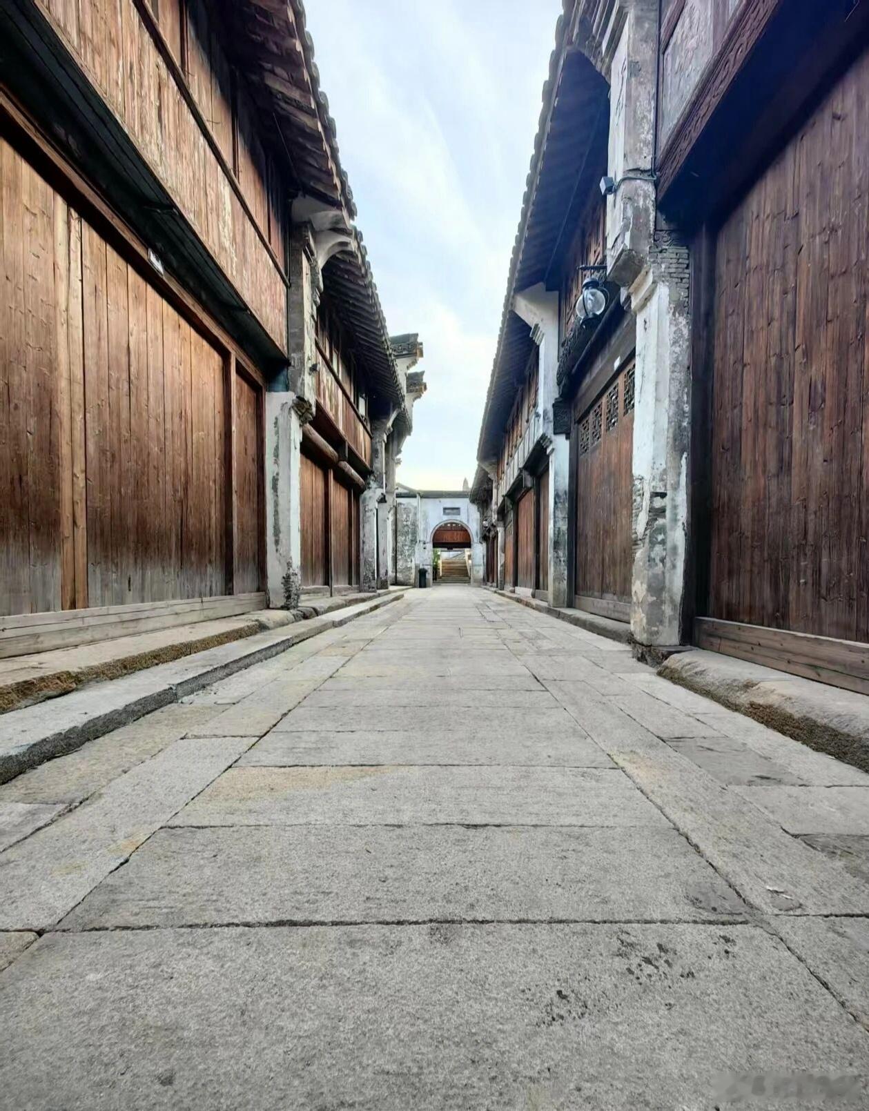 我国历史上的12大阳谋一、挟天子以令诸候(曹操)二、推恩令(主父偃)三、盐铁
