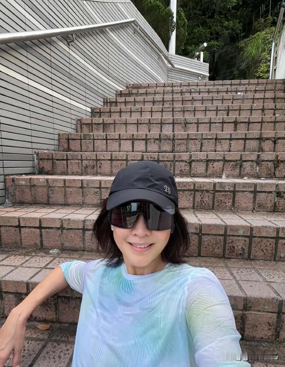 长期坚持跑步的人，那可真是自律和毅力的代名词！能坚持跑步10年以上的简直太牛了