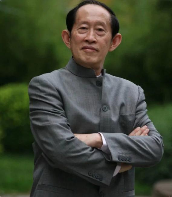 王立群说：“我在底层社会没有吃过屎，没有被人强奸过以外，所有的罪我都受过。人性的