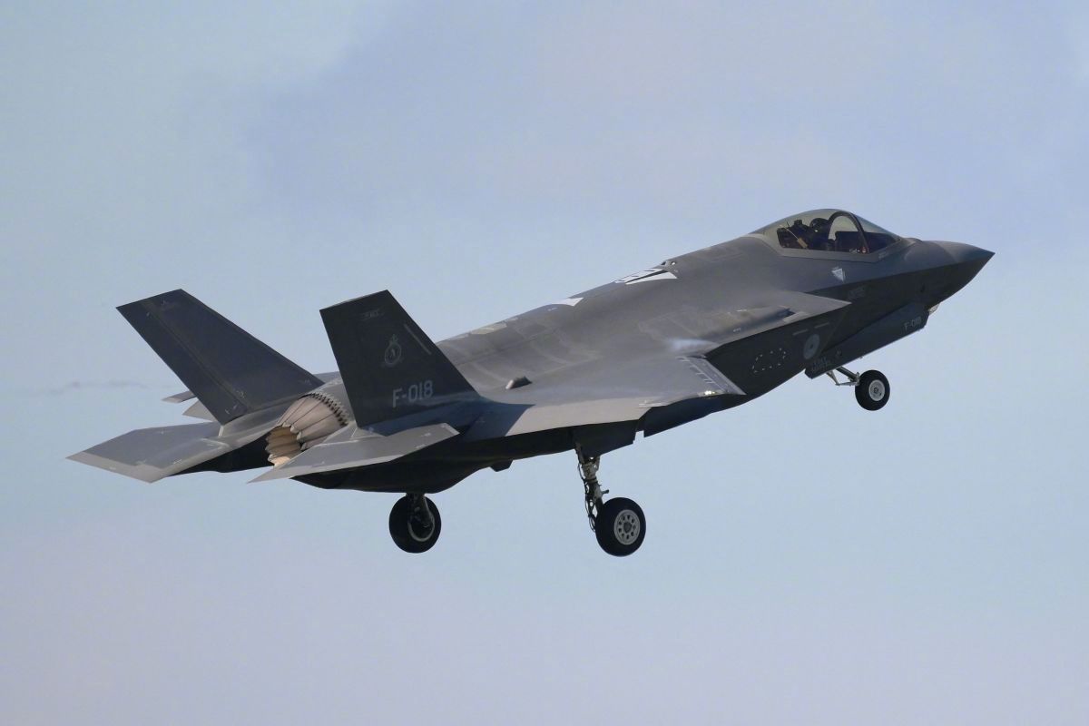 #美空军被曝缩减F35战机采购量#【媒体爆料：美国空军缩减F-35战机采购量】据