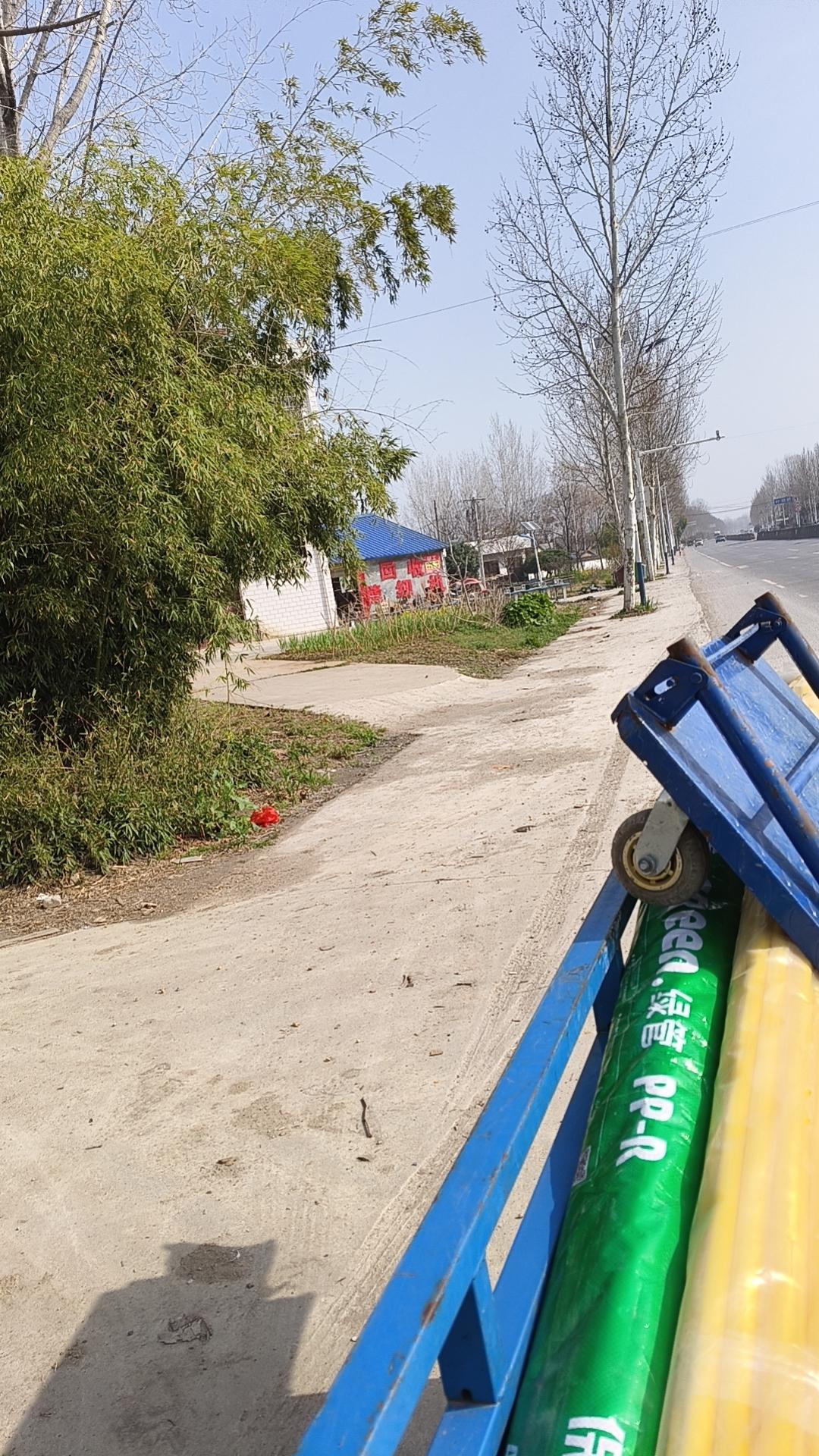 送货中，一人一车走天下