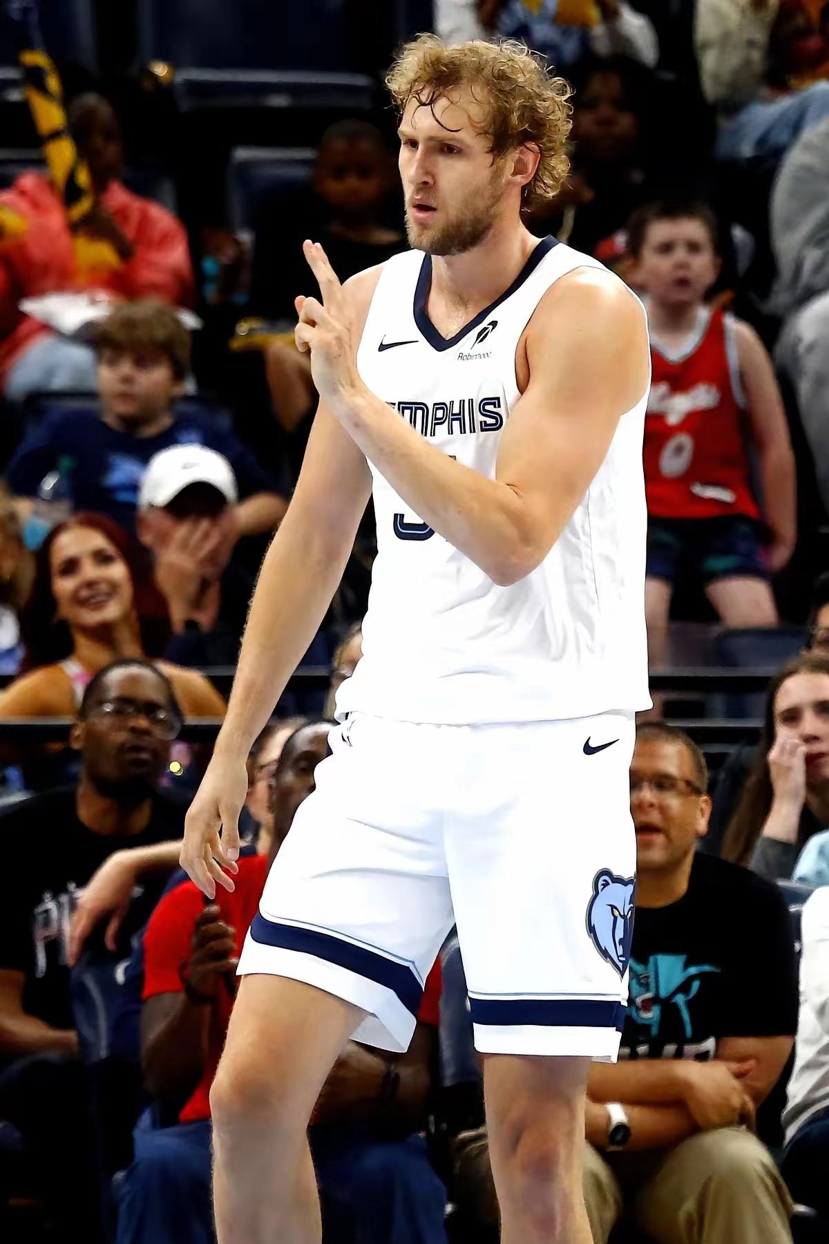 库里伤了，薪资炸了，勇士没救了吗？错，大错特错，勇士只需一笔交易，满盘皆活，搞