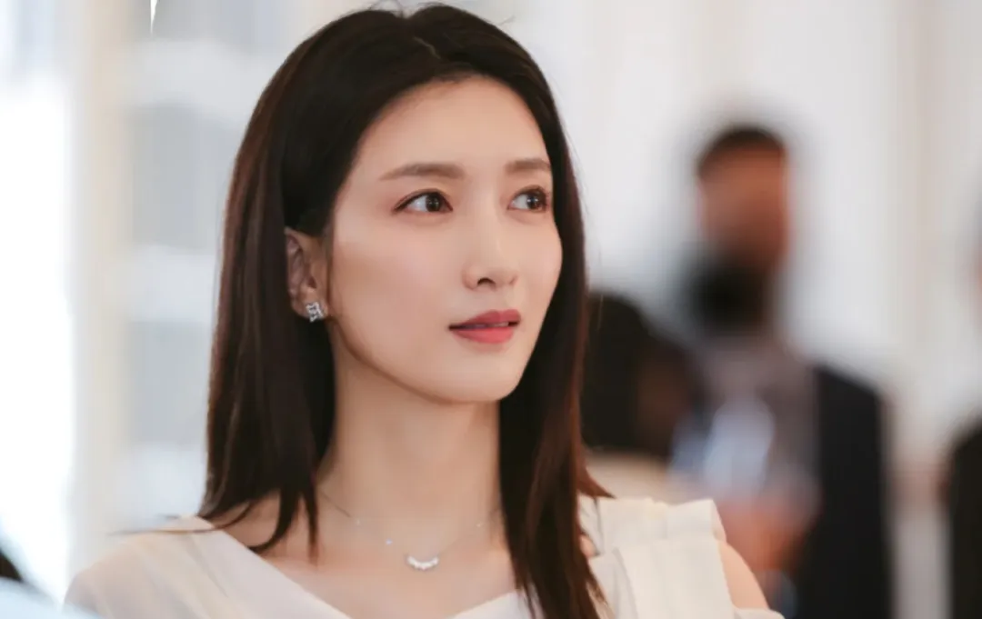 张志开车10公里只为省70元电影票,给王漫妮安排3000的工作,30岁的王漫妮永远不知,她适应不了小镇的人情往来