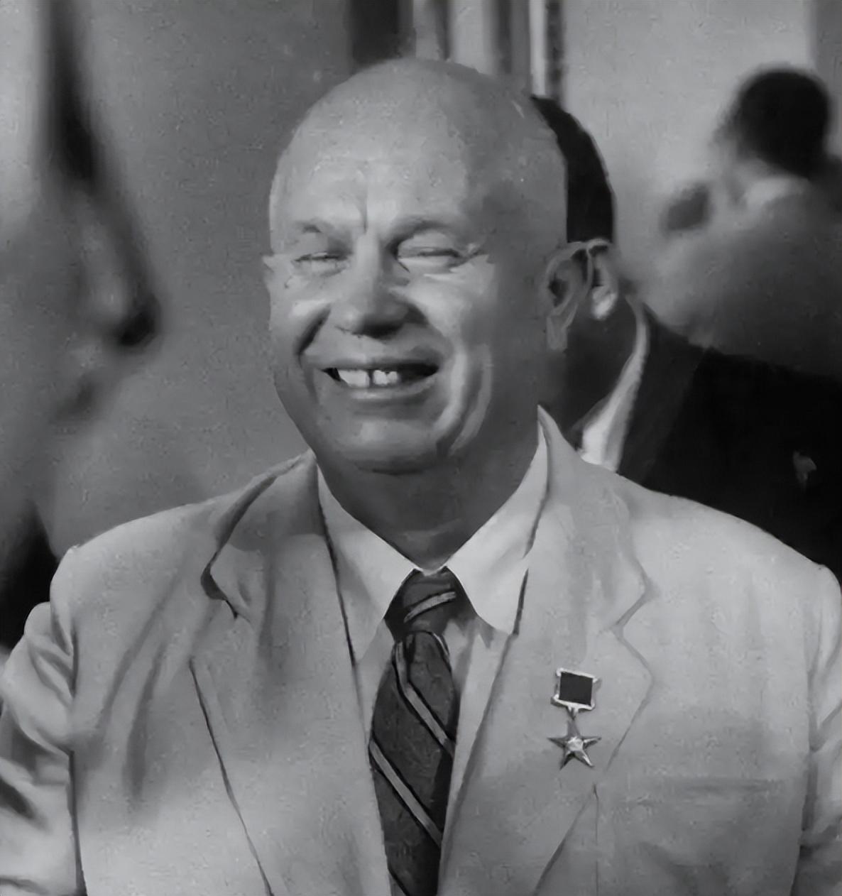 64年赫鲁晓夫被“请”下台，很多人一提起赫鲁晓夫，脑子里可能只记得他在联合