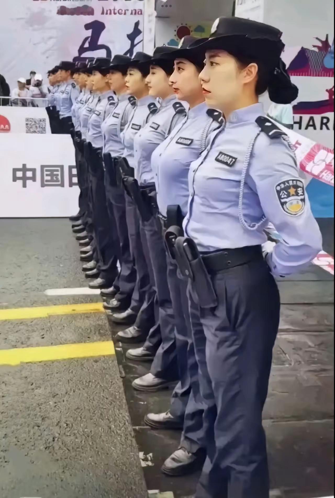 公安选拔的标准应该很严格，几乎一样高。