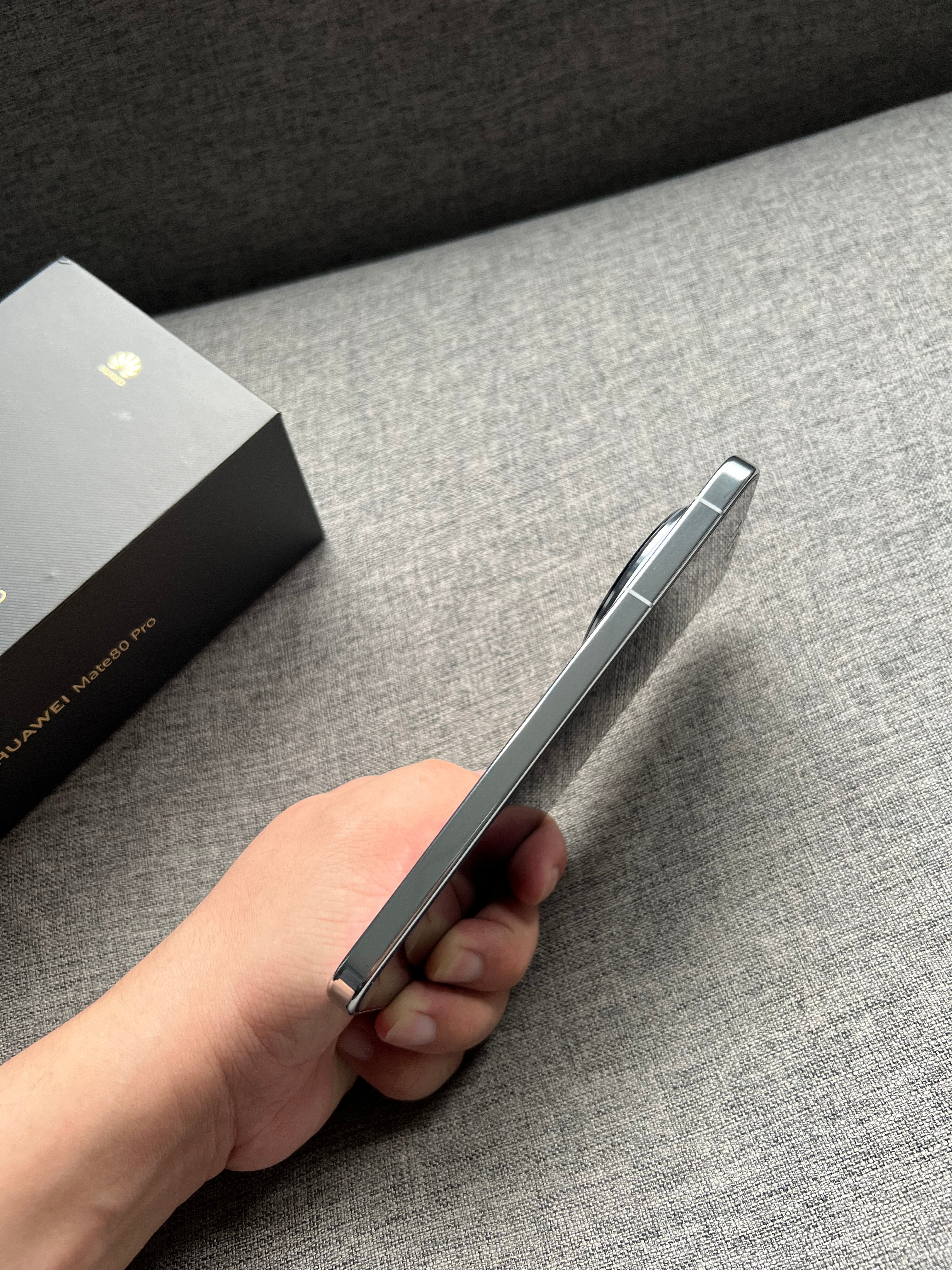 华为Mate80Pro16+512G雪域白，麒麟9030Pro，仅使用两