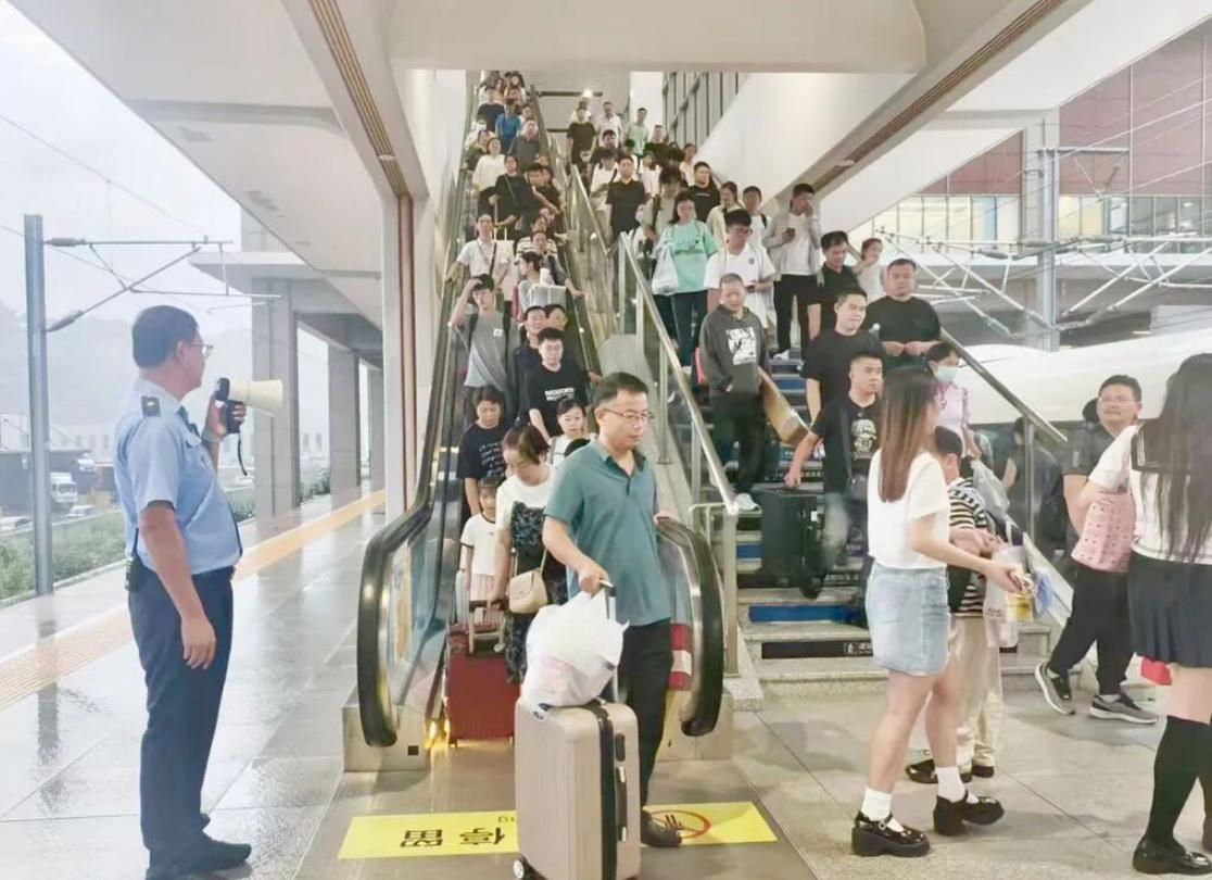 杭台高铁温玉段开通满月：37公里新线为何引来85万客流？9月8日，杭台高铁温玉