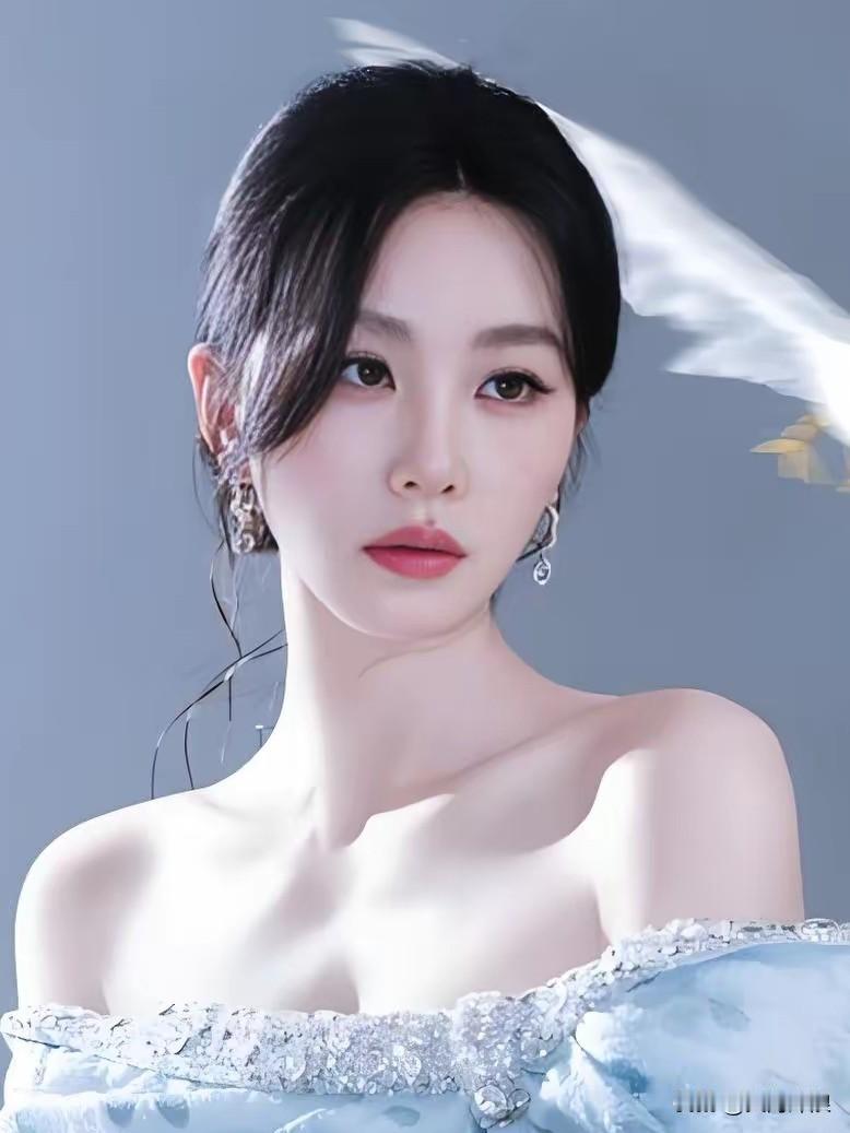 中国诗人为刘诗诗写的一首”接龙诗！诗在远方赋新诗诗中有画画有诗诗韵通亮显