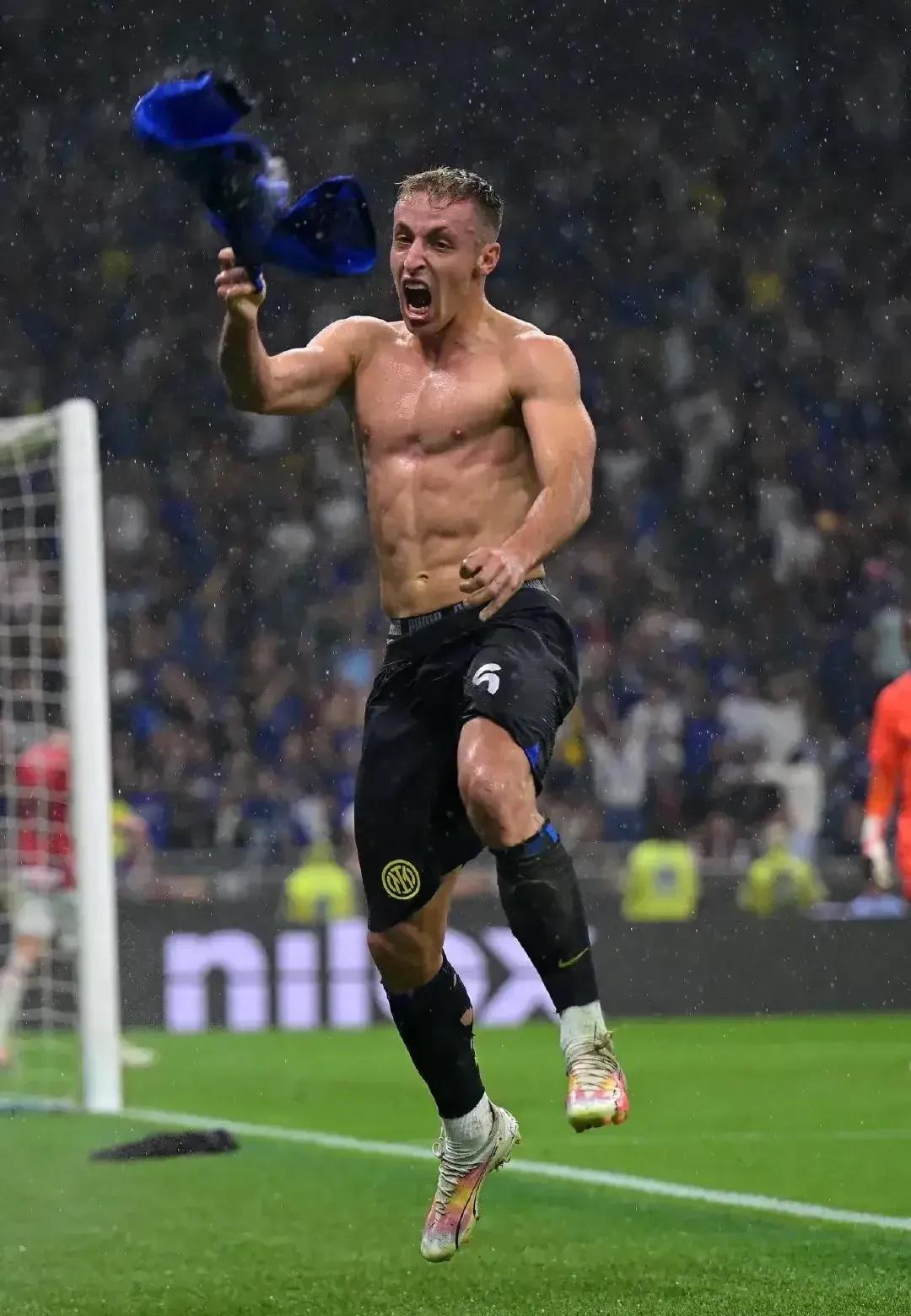 绝杀王赴英伦？据天空体育消息，国际米兰的26岁意大利中场弗拉泰西将奔赴英超球队诺