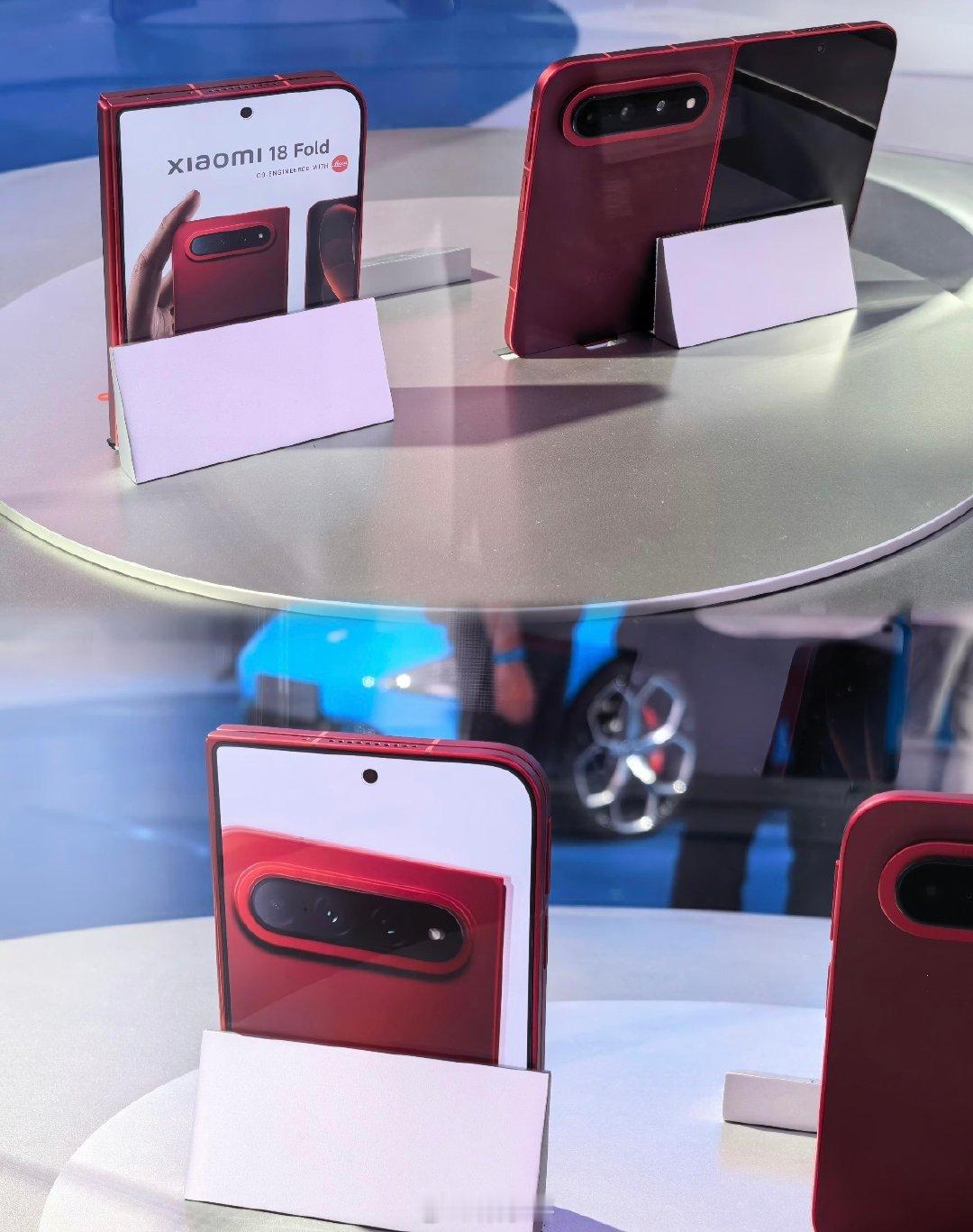 从左到右，3款折叠屏的外屏三星GalaxyZFold8华为PuraXMax小米18Fold哪家做的最