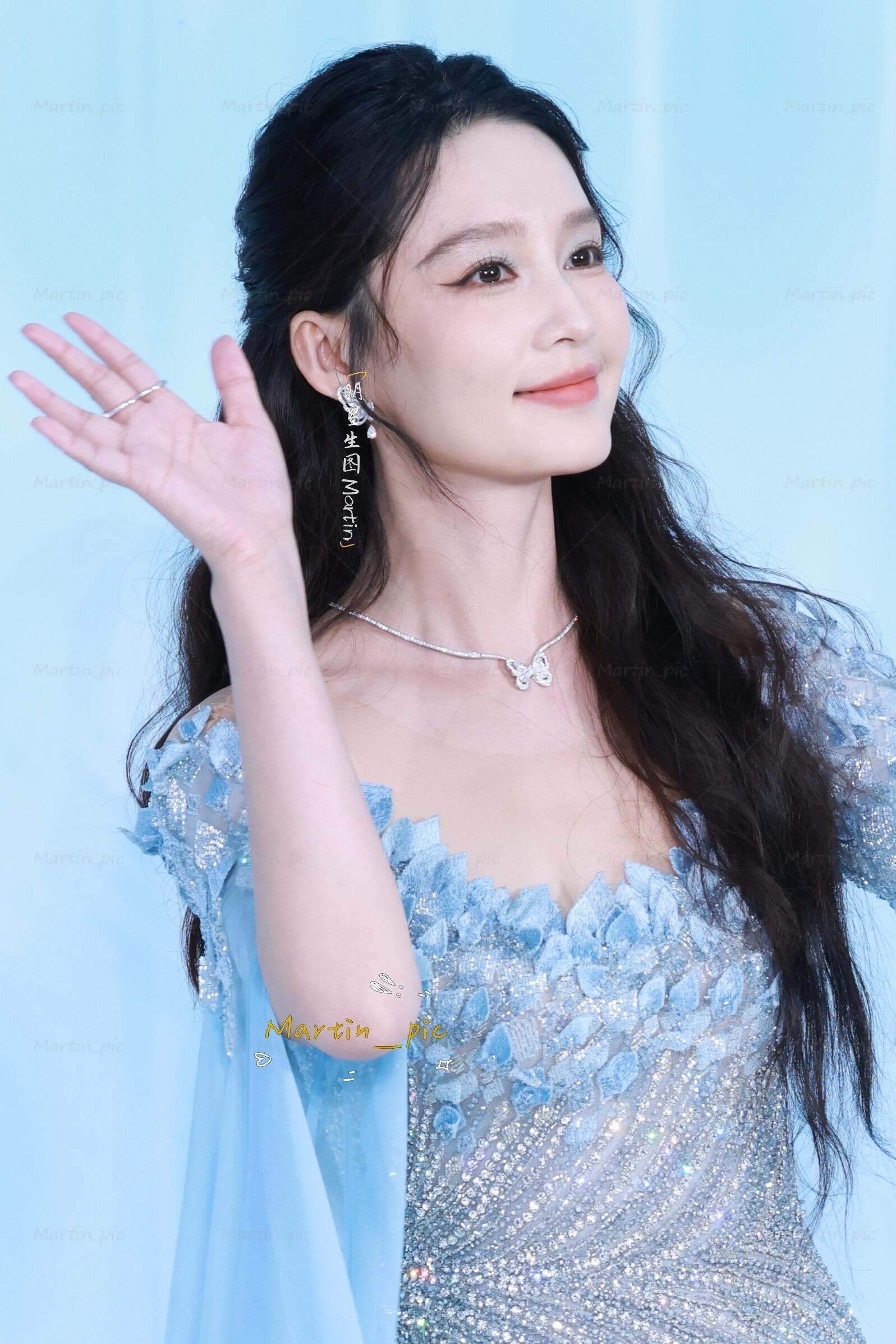 李沁ELLE80周年红毯生图合辑📷​​​