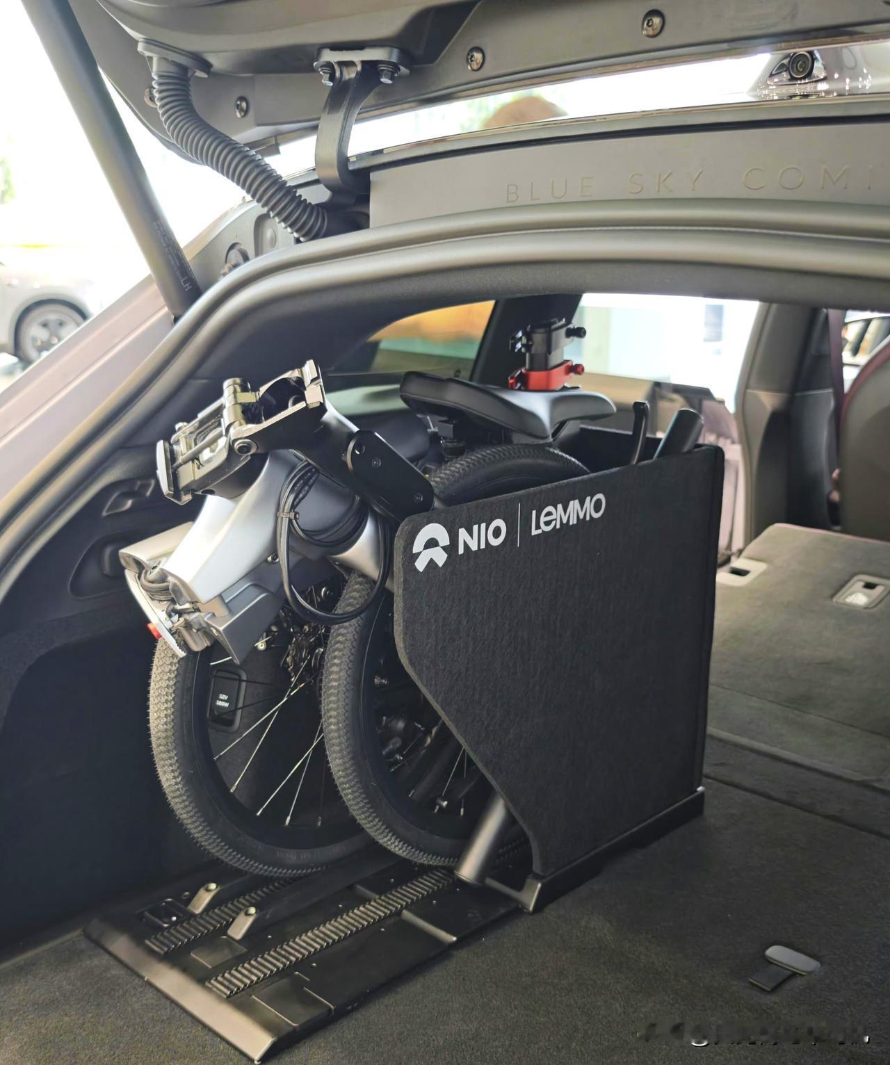 蔚来这玩意卖7999元，你觉得值吗？能享受骑车的感觉，还能锻炼身体，关键还环保