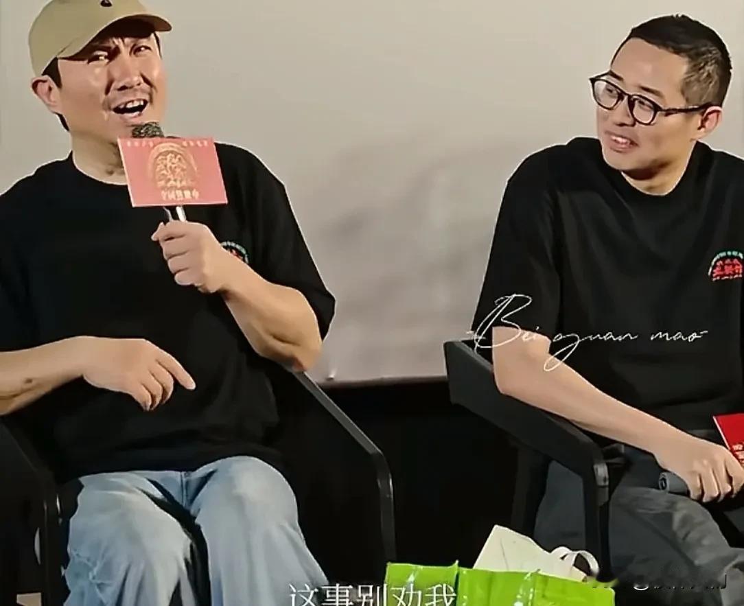 路演现场，沈腾被问:战争片为啥找喜剧演员当男主？全场鸦雀无声。一位观众站起来，他