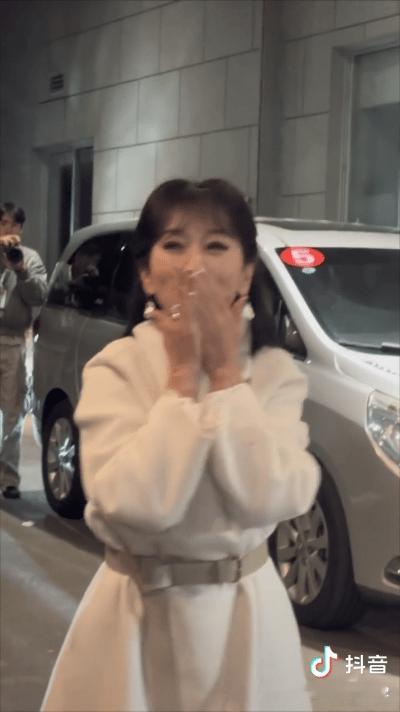 我鬼混回来了，还有夜猫么[笑着哭][笑着哭][笑着哭]​​​
