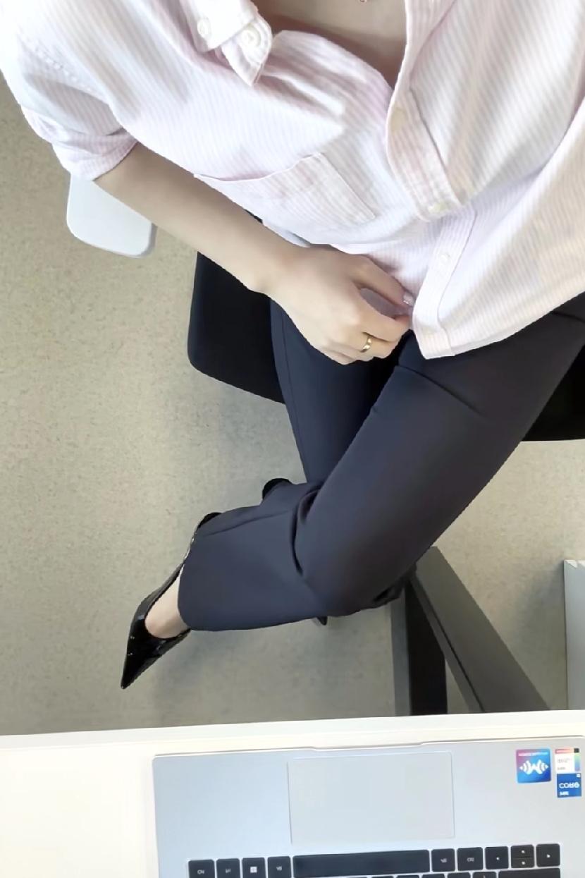 男人是不是很善变？我上大学时，谈过一个男朋友，特别保守的一个人，在一起两年，