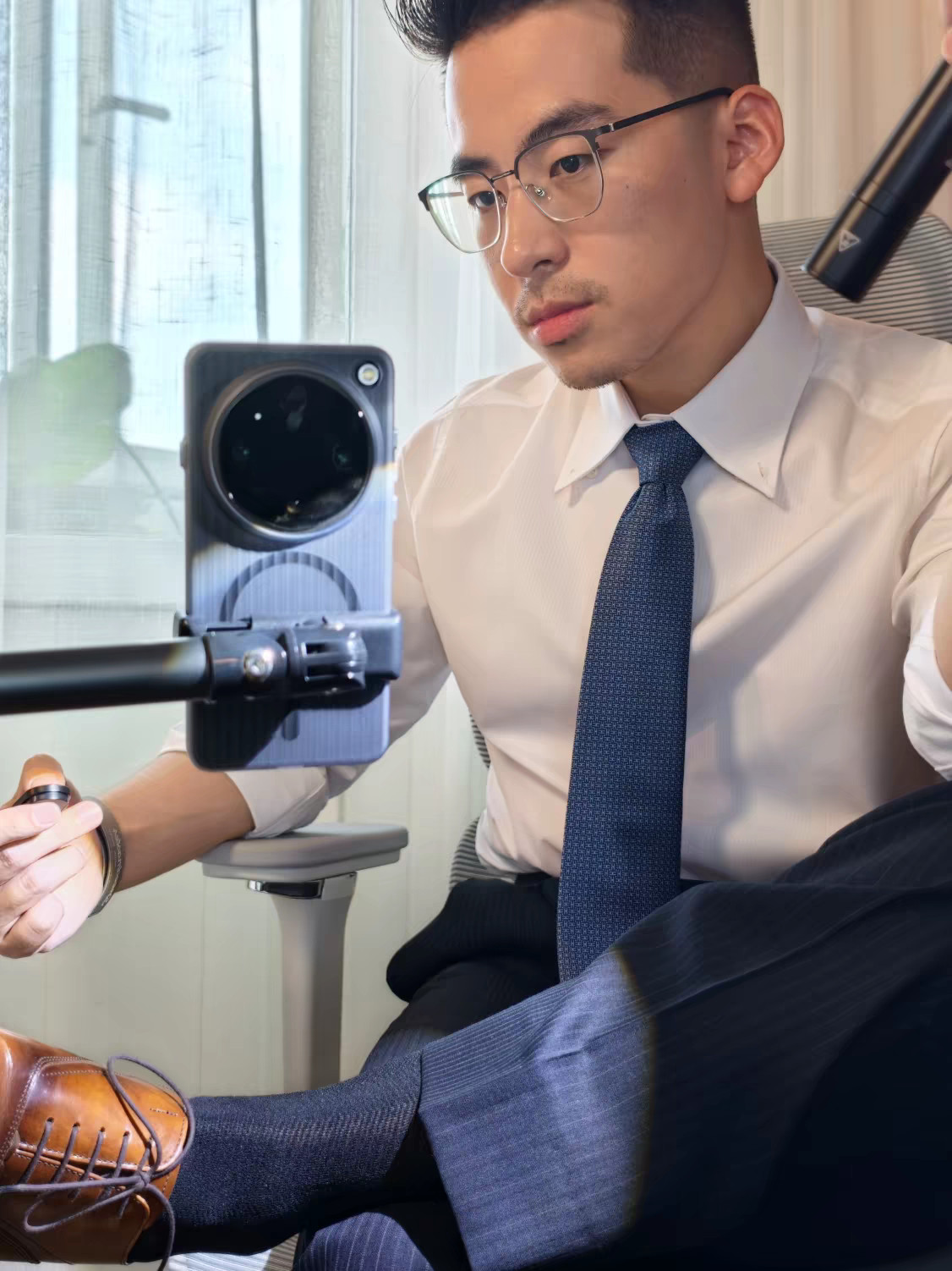 感觉这个鞋子怪怪的，又细又长能穿的舒服吗？