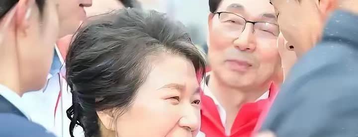 朴槿惠的仇报了？尹锡悦摊上大事了。当年他亲手把朴槿惠送进9平米的