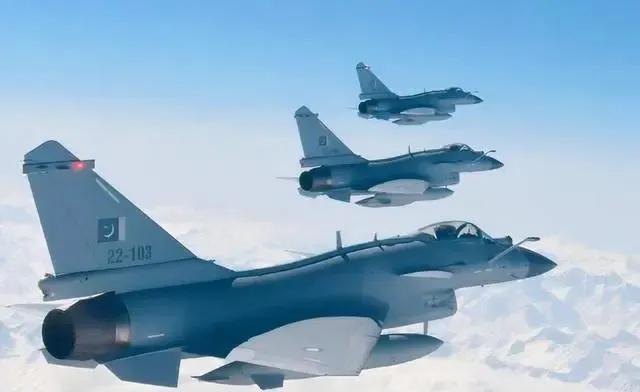 巴基斯坦空军实力：1、F16战机约75架；2、枭龙战机约150架；3、歼1