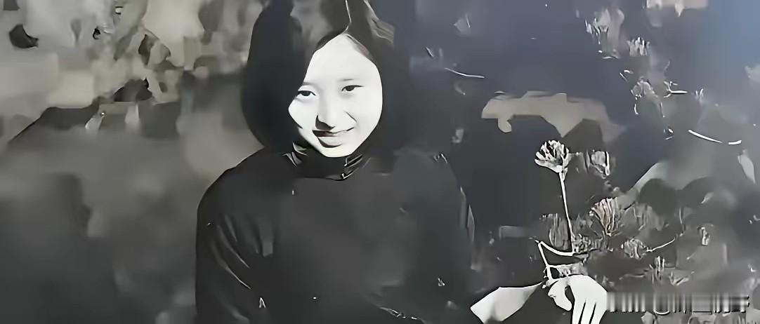 1938年，一名日军闯入王金英姐姐家中，见少女模样清秀，径直朝她扑来。王金英没有