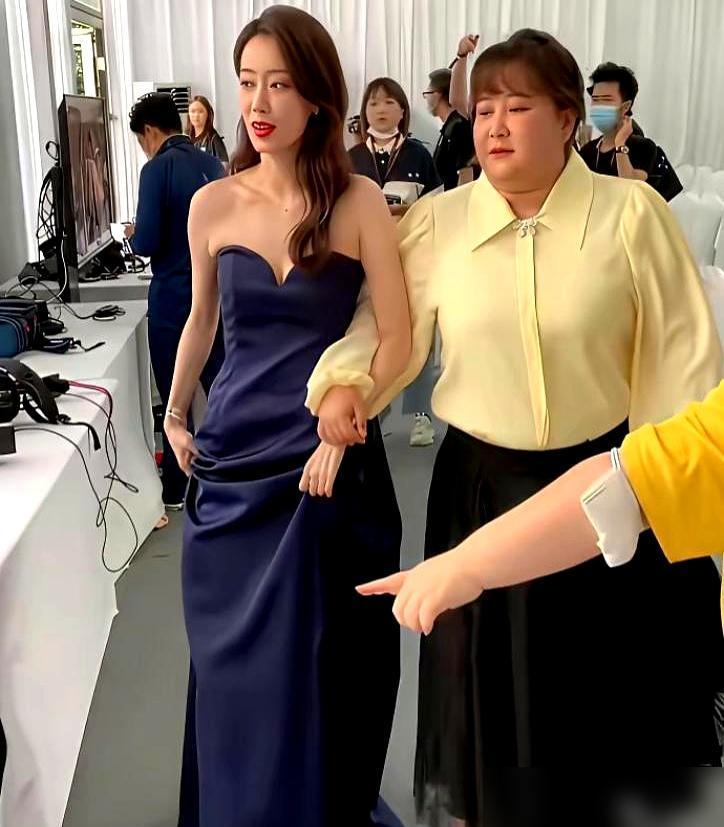 贾玲彻底清场了。大碗娱乐从大家伙的食堂，变成了她一个人的御膳房。把最后那点股