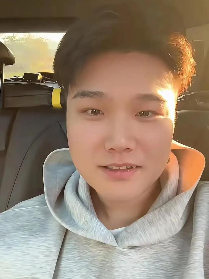 侄子一句话，撕开了中国家庭最伪善的遮羞布：“我姑供我读书四年，比我妈还亲。”