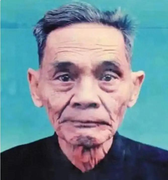 1988年，谢汉光回到家乡时，看到妻子身边围满了子孙后代，还以为她早已重新组建了