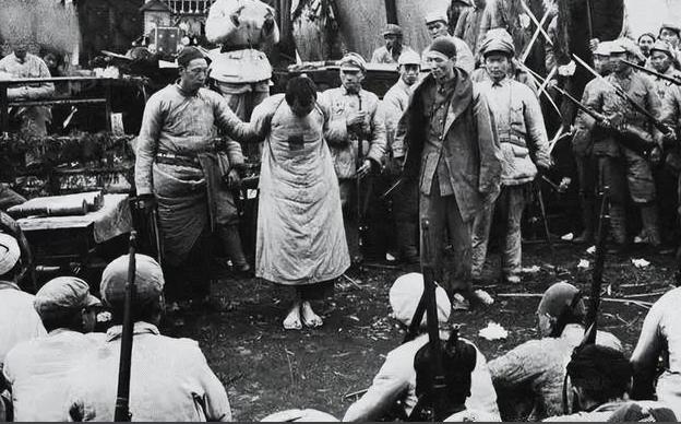 1968年，一个土匪被关了18年后刑满释放，出狱后，他遇到了昔日老大，对方还过得