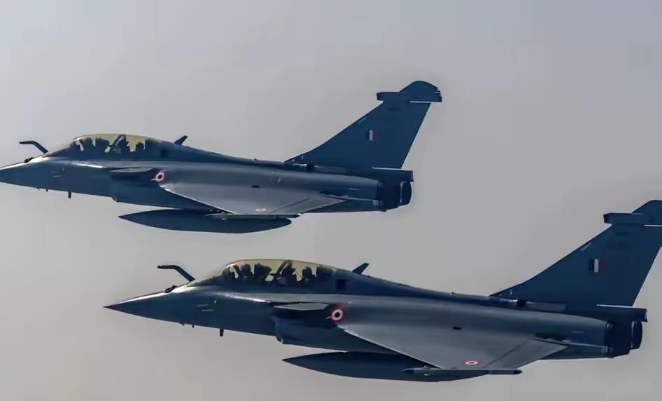 印度空军已经正式宣布，再次引进114架阵风战斗机，首先这个数字就很奇怪，为什么是