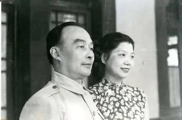 为什么老蒋的亲侄女准备嫁的人让老蒋气到拍桌子？ 蒋华秀是老蒋哥哥蒋介清的独生