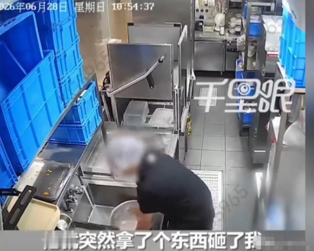 真是什么人都有！上海一女子去相亲男子家过端午，见男子年近70的母亲独自在厨房忙活