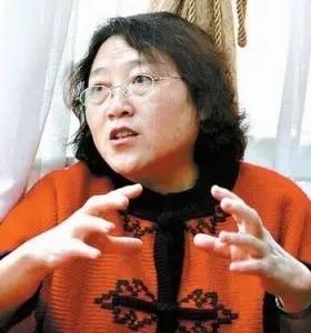 性学专家李银河说：“任何男人和女人，只要他们是异性，只要在一起相处时间长了，他们