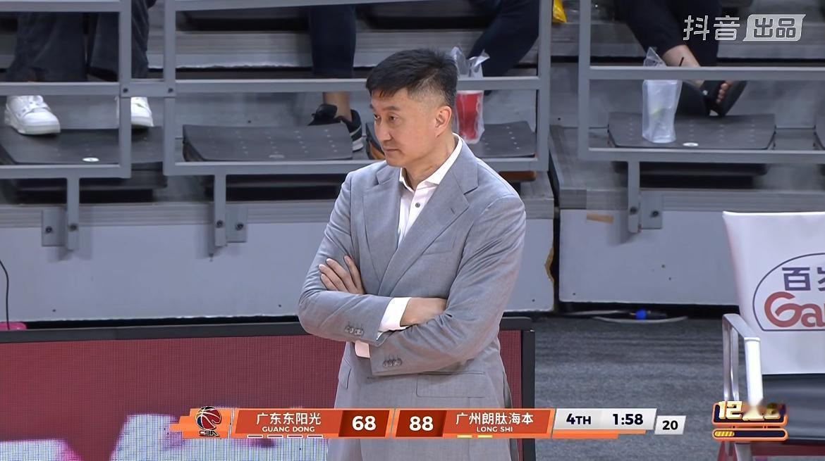 今年CBA季后赛，会诞生“黑十二奇迹”吗？谁能想到？常规赛被广东双杀